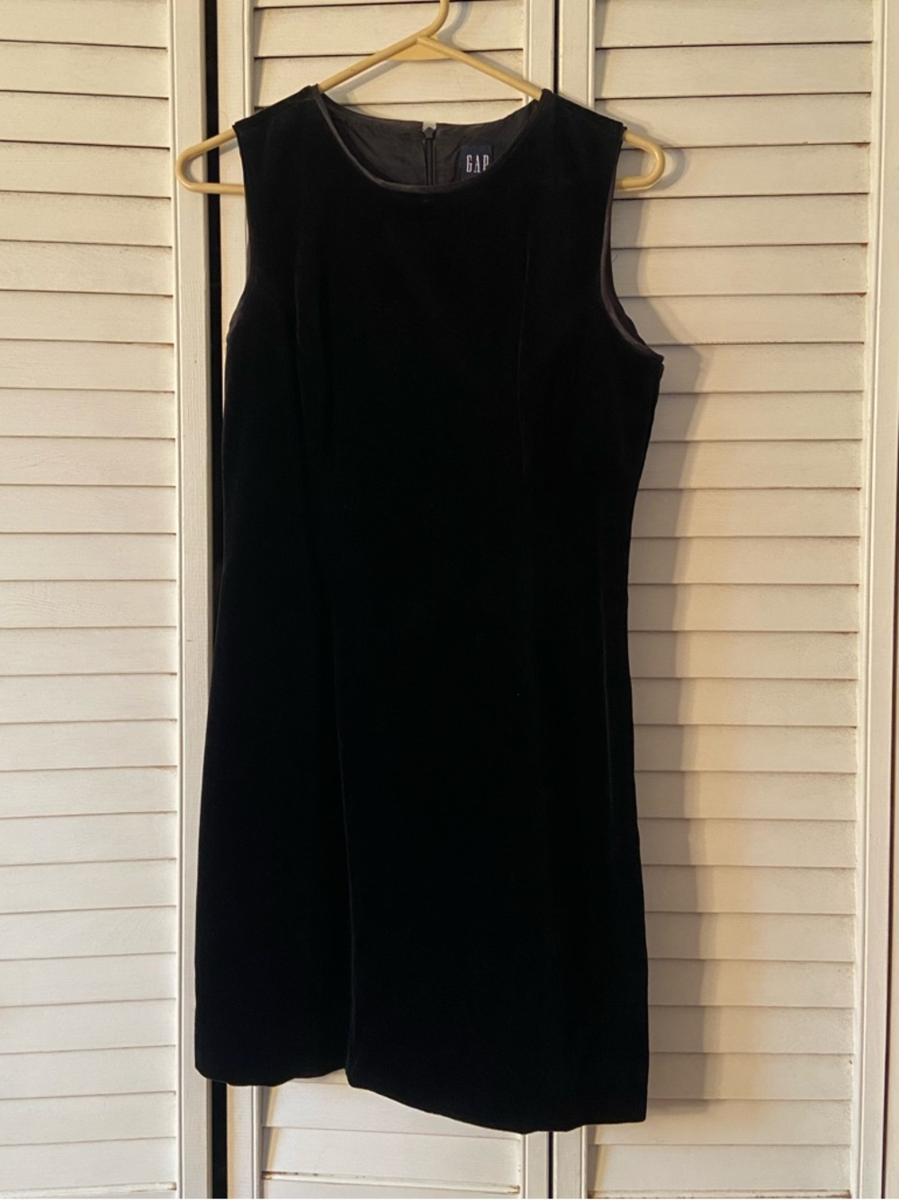 GAP Velvet Black Sleeveless Mini Sheath Dress